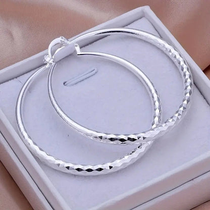 ⏰ 50 % RABATT – Nur für kurze Zeit ✨Diamond-Cut Hoop Earrings for Women