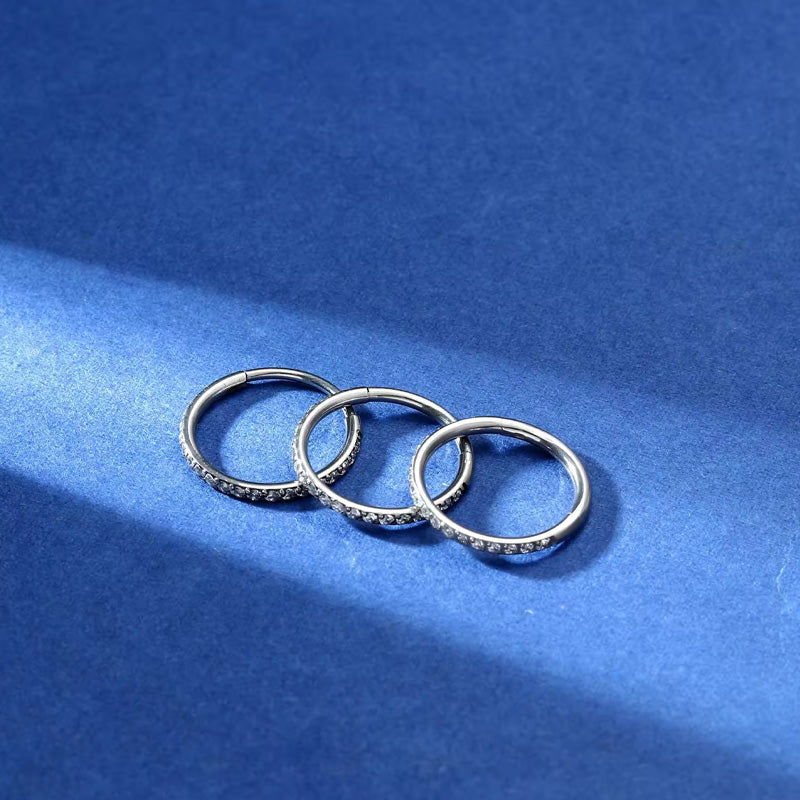 Stilvolle Diamantohrringe & Nasenring