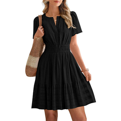 👗 NUR FÜR BEGRENZTE ZEIT: 50 % RABATT! ✨ Kurzärmeliges, gestuftes Minikleid für Damen – luftig, verspielt, perfekt für den Sommer 🌞