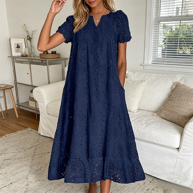 Elegantes Damenkleid mit V-Ausschnitt und kurzen Ärmeln
