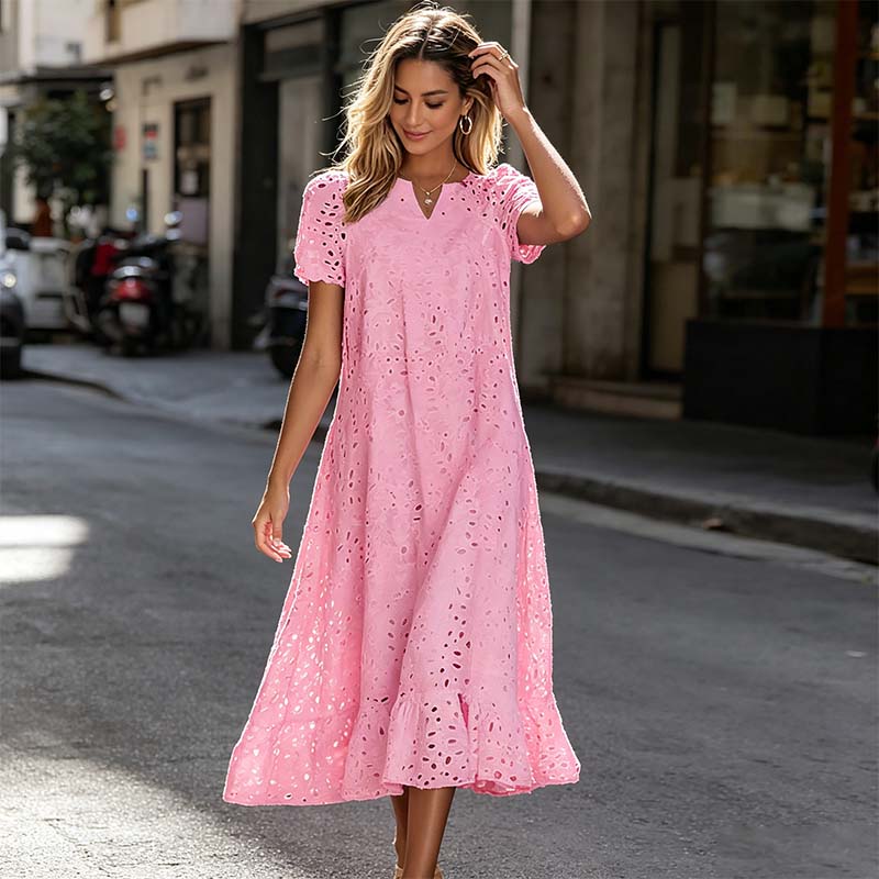 Elegantes Damenkleid mit V-Ausschnitt und kurzen Ärmeln