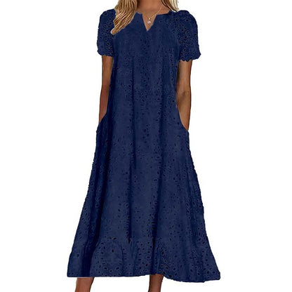 Elegantes Damenkleid mit V-Ausschnitt und kurzen Ärmeln