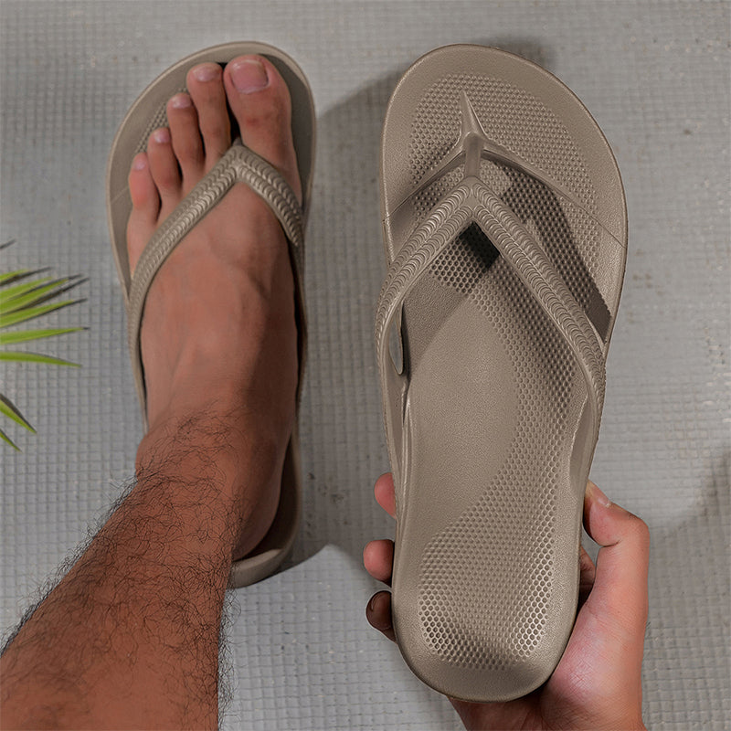 🔥 Nur für kurze Zeit: 50 % Rabatt! ✨ Unisex-Flip-Flops mit rutschfester Sohle – Orthopädisch, strukturiertes Fußbett, himmlischer Tragekomfort ☀️